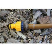 Přípojka pro kapkovací a distribuční hadici 16 mm
na vodovodní hadici 1/2 ” závit
